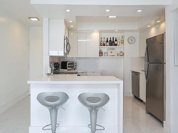 2nd image of 11117 Biscayne Blvd