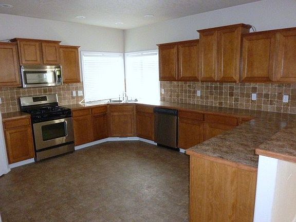 4th image of 4818 Harding Pl