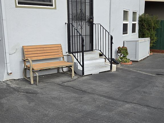 5th image of 2 Linden Ave #4B