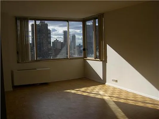 Rented by RELO REDAC INC. | media 5