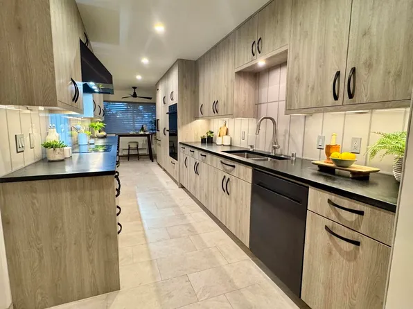 375 W I St, Encinitas, CA 92024