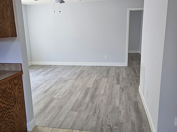 5th image of 151 Vixen Cir APT A