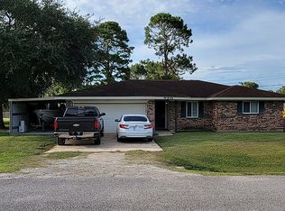 720 Bridgeview St, Bridge City, TX 77611