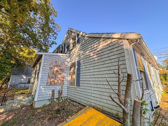 4th image of 457 Bedford St
