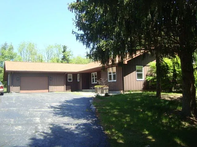 2707 E 800 N photo 1