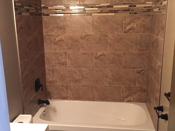 5th image of 409 11th Ave NE #6