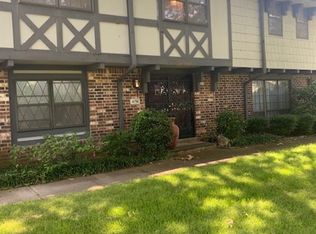 4790 Rustling Oaks Dr, Memphis, TN 38117