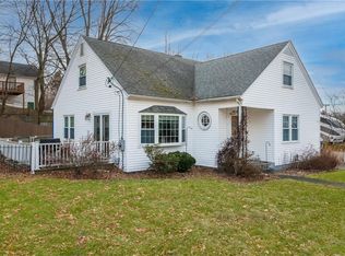 39 Oregon Ave, Woonsocket, RI 02895