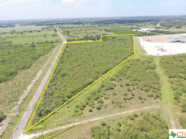 1867 Old Gonzales Rd, Cuero, TX 77954