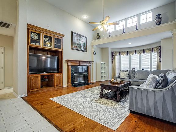 2nd image of 2513 Seward Dr