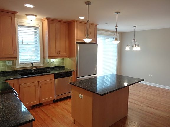 4th image of 209 S Evergreen Ave #209