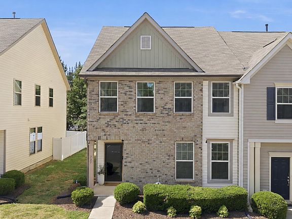 2nd image of 727 Maypearl Ln