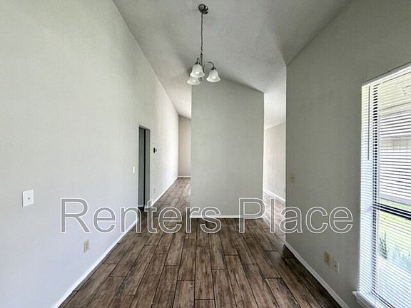 4th image of 1548 E 74th St