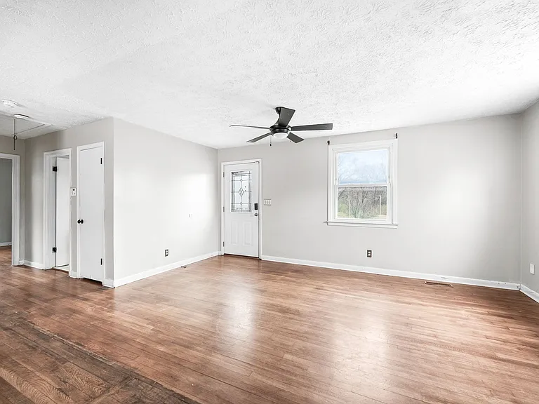 5023 Packard Dr — Photo 7