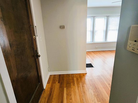 4th image of 1500 W Rosemont Ave #3