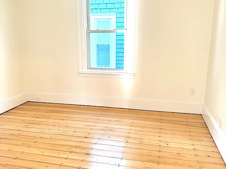 8 Poplar St — Photo 5