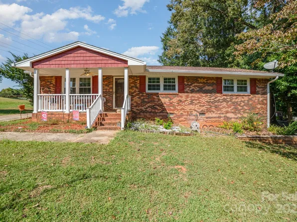801 Windwood Dr, Gastonia, NC 28056