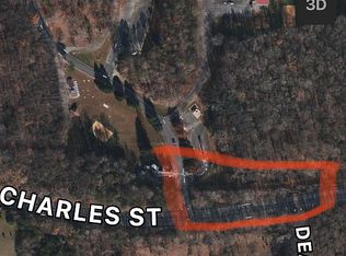 Charles St, Charlotte hall, MD 20622