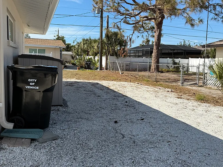 906 Harbor Dr S — Photo 14