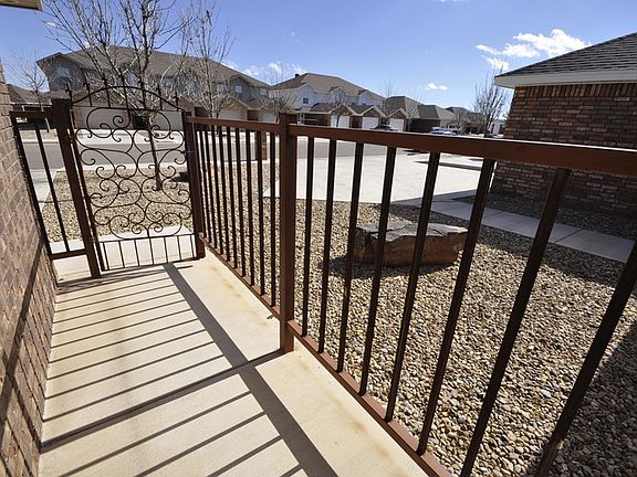 3rd image of 104 Gayland Dr Unit A