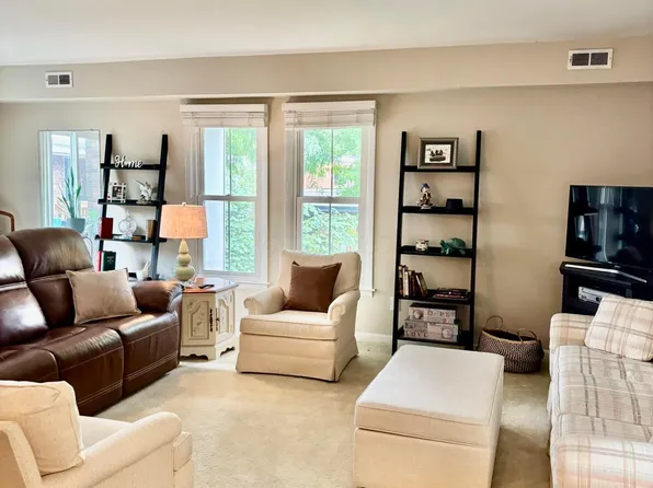 1555 Lafayette Dr APT B, Upper Arlington, OH 43220