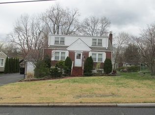 222 Lentz Ave, Paramus, NJ 07652