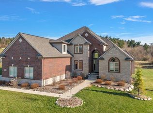 8166 Morningside Dr, Romeo, MI 48065