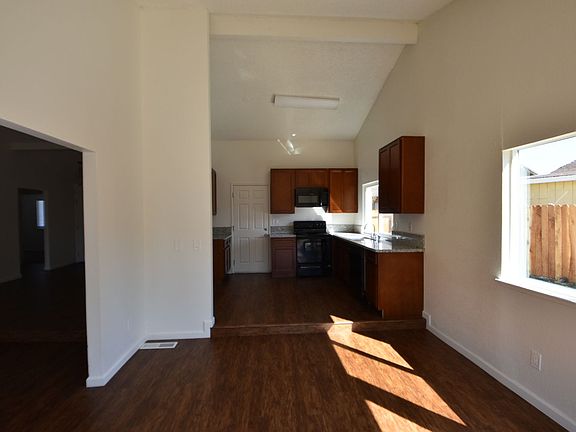 2nd image of 141 Norden Ct