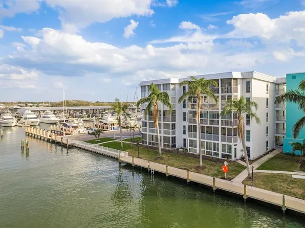 4904 38th Way S APT 316, Saint Petersburg, FL 33711