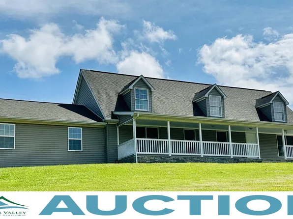 1667 Christiansburg Pike NE, Floyd, VA 24091