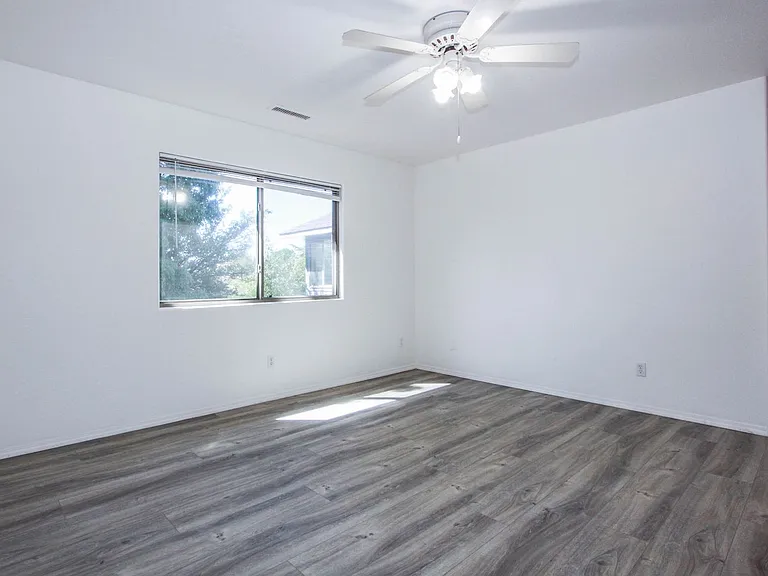 4266 N Saratoga Dr — Photo 11