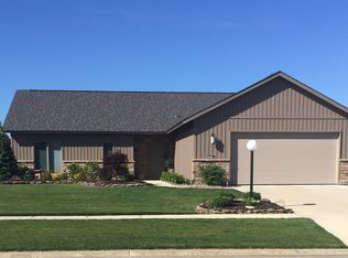 9015 Gatestone Rd, North Ridgeville, OH 44039