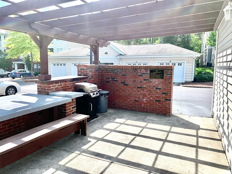 712 Providence Glen Dr — Photo 5