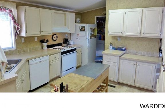3rd image of 2675 E Philip Cir