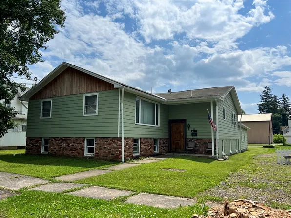 66 Oak St, Wellsville, NY 14895