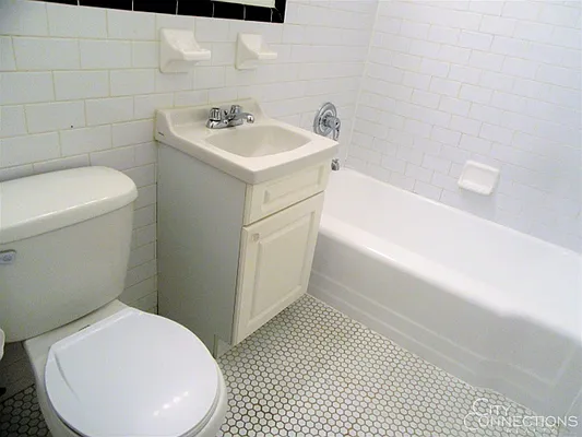 Rented by City Connections Realty | media 10