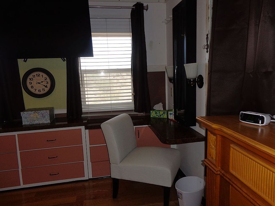 14th image of 701 Nipton Rd