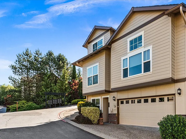 2352 NW Brewer Ln — Photo 43