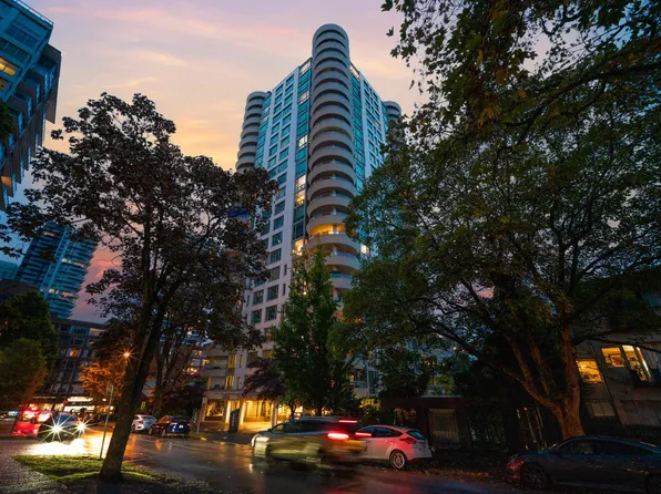 1020 Harwood St #1505, Vancouver, BC V6E 4R1
