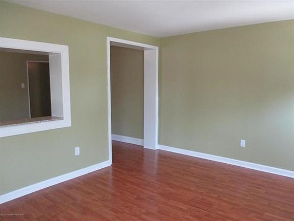 3rd image of 2416 1st Ave