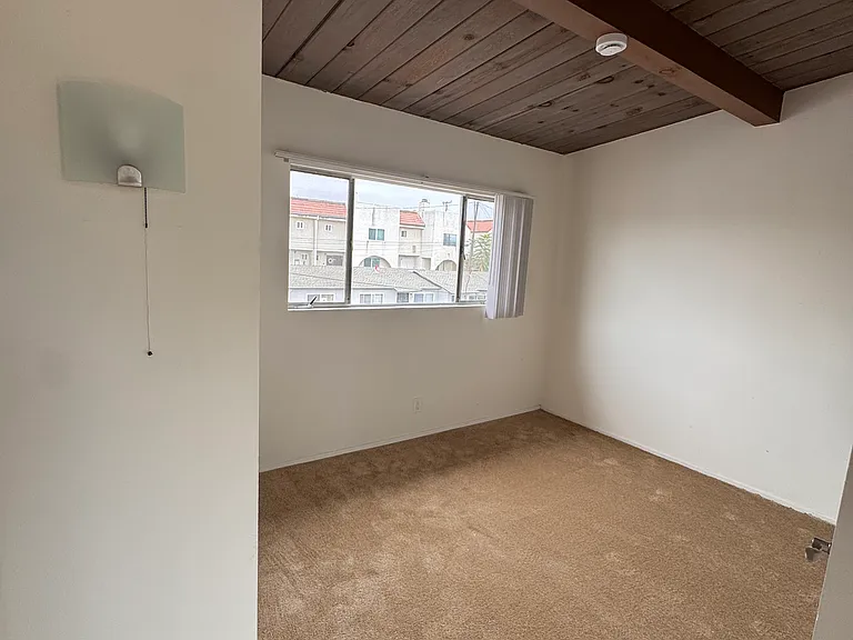 4051 La Rica Ave #12 — Photo 5