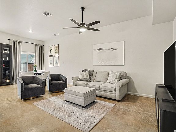 2nd image of 1002 Morningside Dr #1