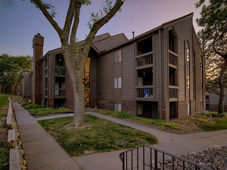 Lake Candlewood Apartments — Photo 5