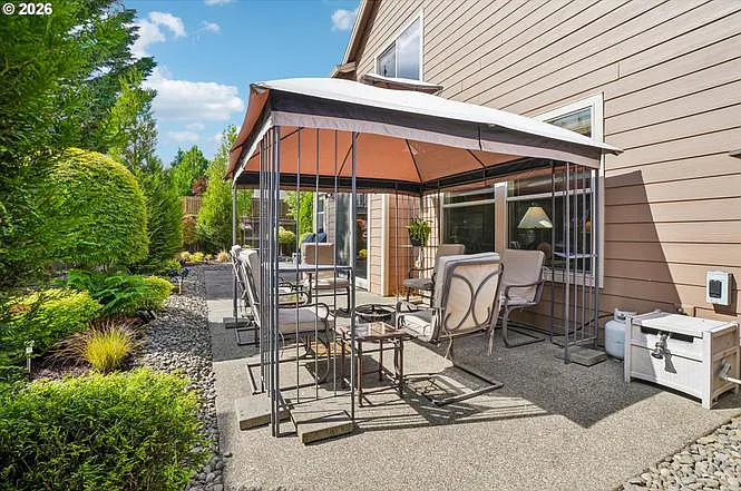 286 SE Condor Dr — Photo 2