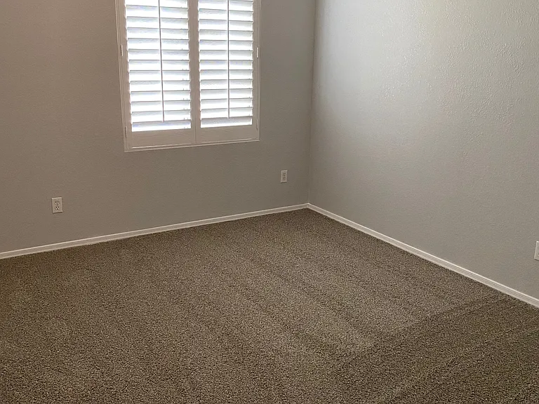 3358 E Wickieup Ln — Photo 21