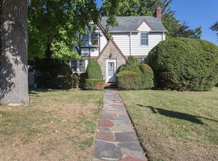 3646 202nd St, Flushing, NY 11361