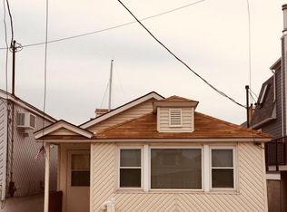 37 W 11th Rd, Broad Channel, NY 11693