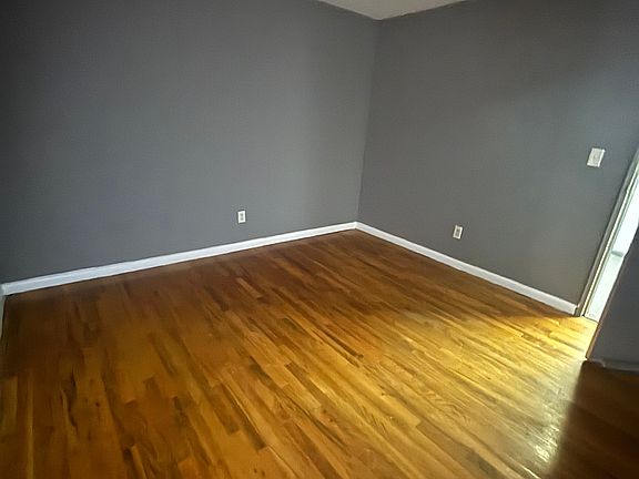 3rd image of 104 Montclair Ave #Cpm6