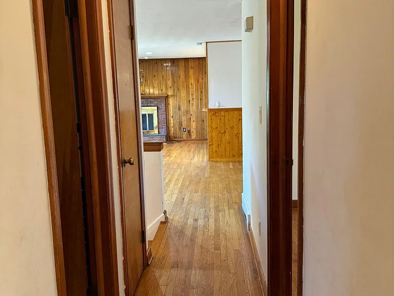 120 Burban Dr — Photo 13