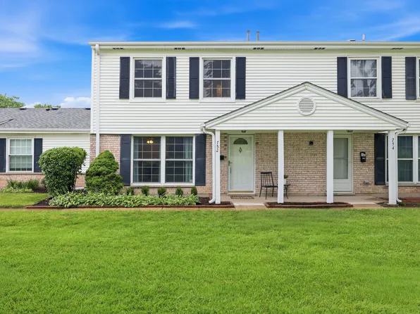 752 Gloucester Dr, Elk Grove Village, IL 60007